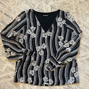 Express Blouse - Black Long Sleeve V Neck with Shell